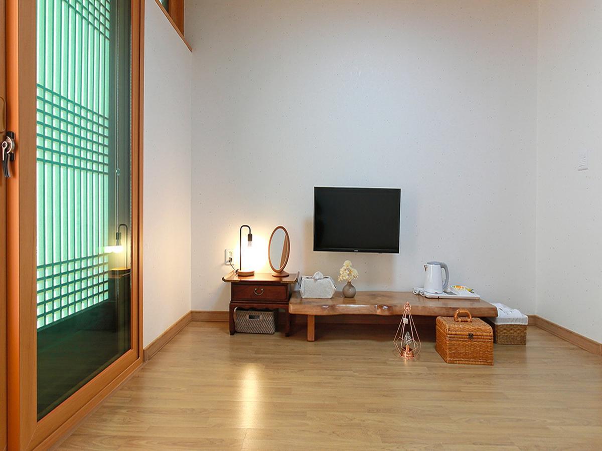 Cheonggong Hanok Stay Gyeongju Extérieur photo